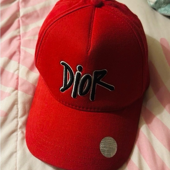DIOR NEW Red Cap - Picture 1 of 3